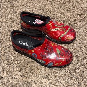 Sloggers Women's Vibrant Red Paisley Clogs